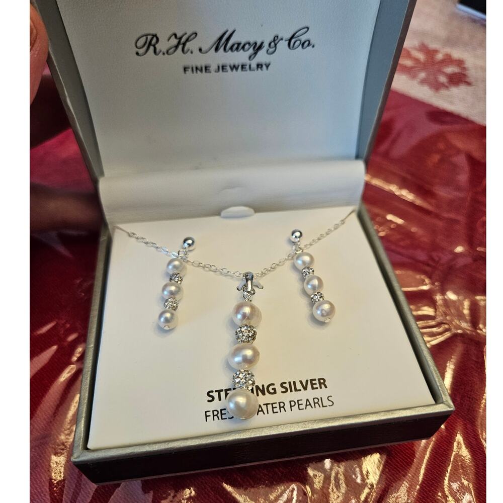 R.H. Macy & Co Sterling Silver Freshwater Pearl Necklace Earrings Set NEW